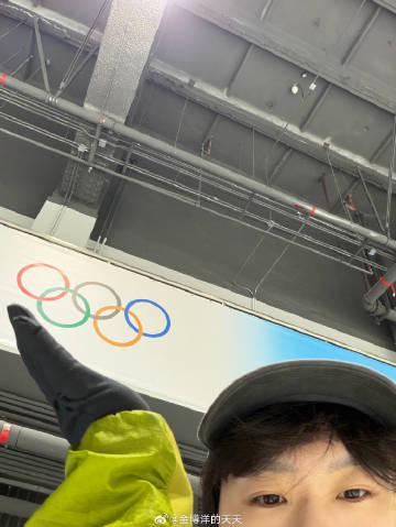 刷到金博洋的訓練日常才發現,海外遊子最怕的不是時差,而是連加油都卡頓的遺憾