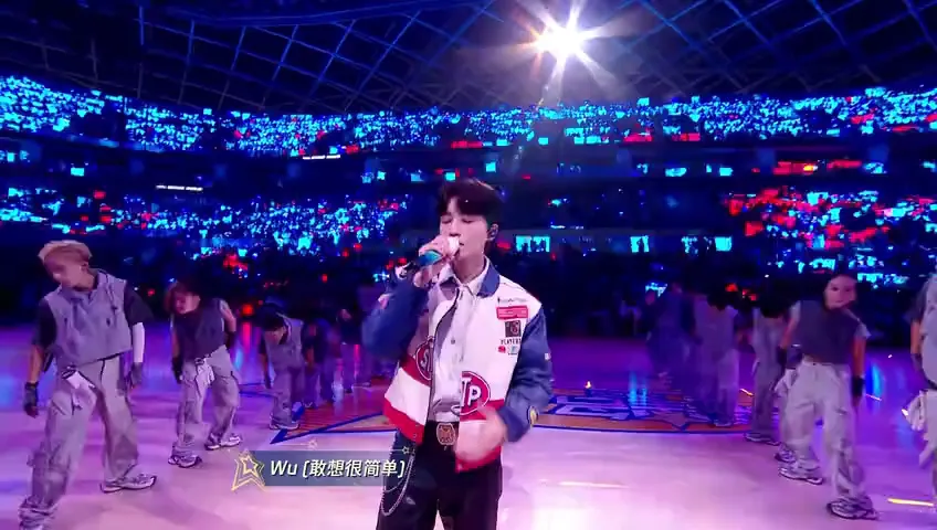 王俊凱舞台魅力全開,三曲連唱引爆全場熱情
