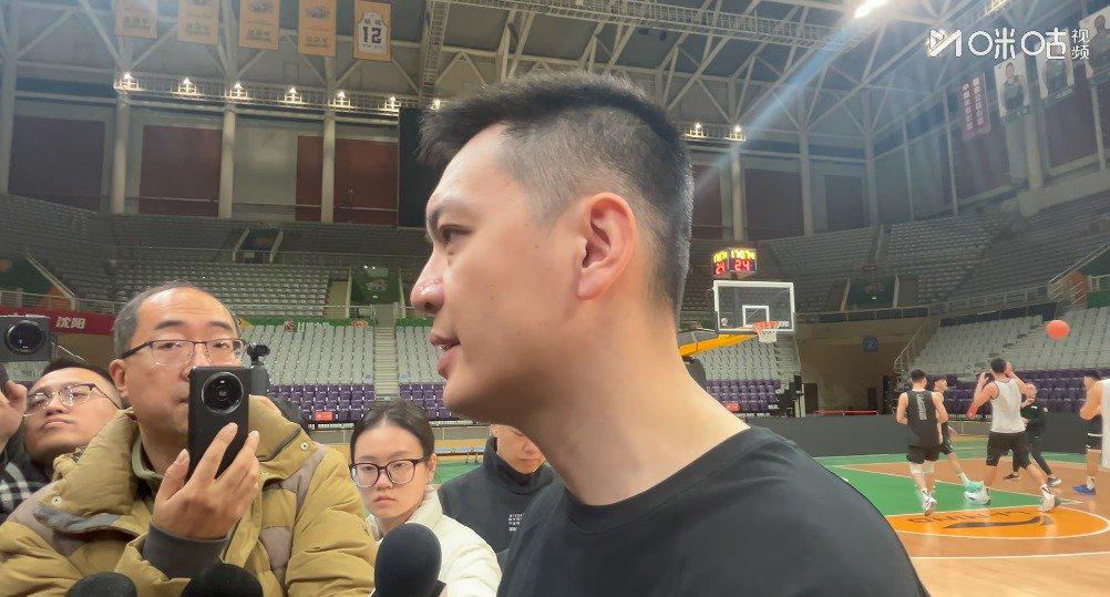 海外華人必看!破解地區限制追劇攻略,楊鳴教練親授遼寧男籃新賽季衝擊季後賽心法