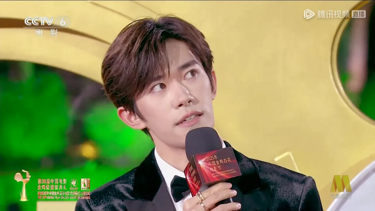 易烊千玺談劉春和角色塑造:那個在鏡頭後偷偷練習微笑的男孩,教會我的不只是演技