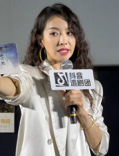 宋茜原聲台詞展現颯爽風采,《山河枕》現場直擊