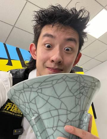 刷到吳宜澤奪冠四連拍時,我正在海外卡成PPT的影片網站上掙扎——原來我們和祖國的熱血時刻,只差一個解除限制的距離