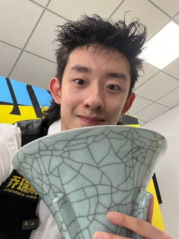 刷到吳宜澤奪冠四連拍時,我正在海外卡成PPT的影片網站上掙扎——原來我們和祖國的熱血時刻,只差一個解除限制的距離